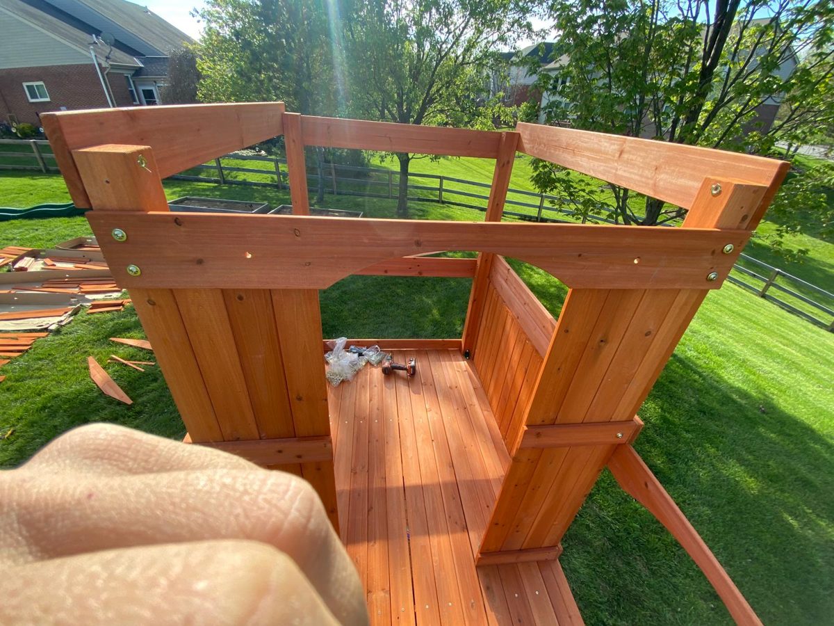 Play set Assembly — example photo