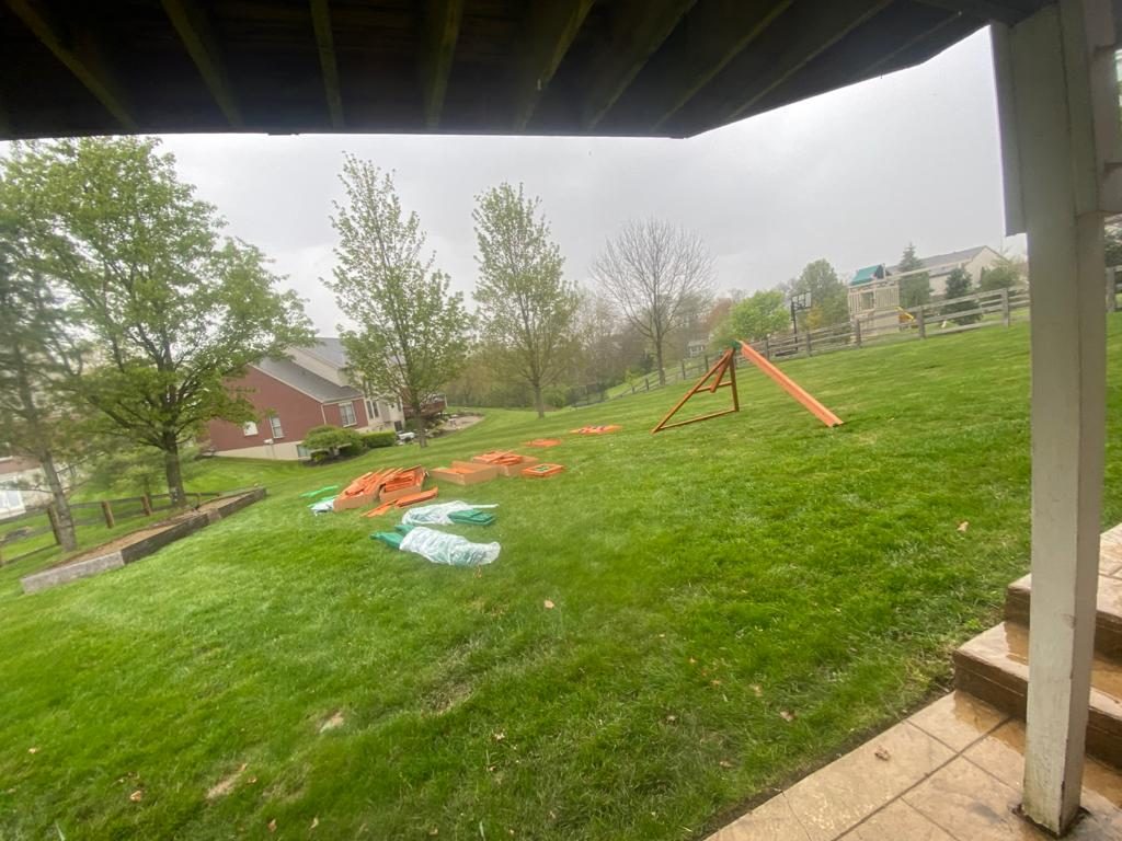 Play set Assembly — example photo